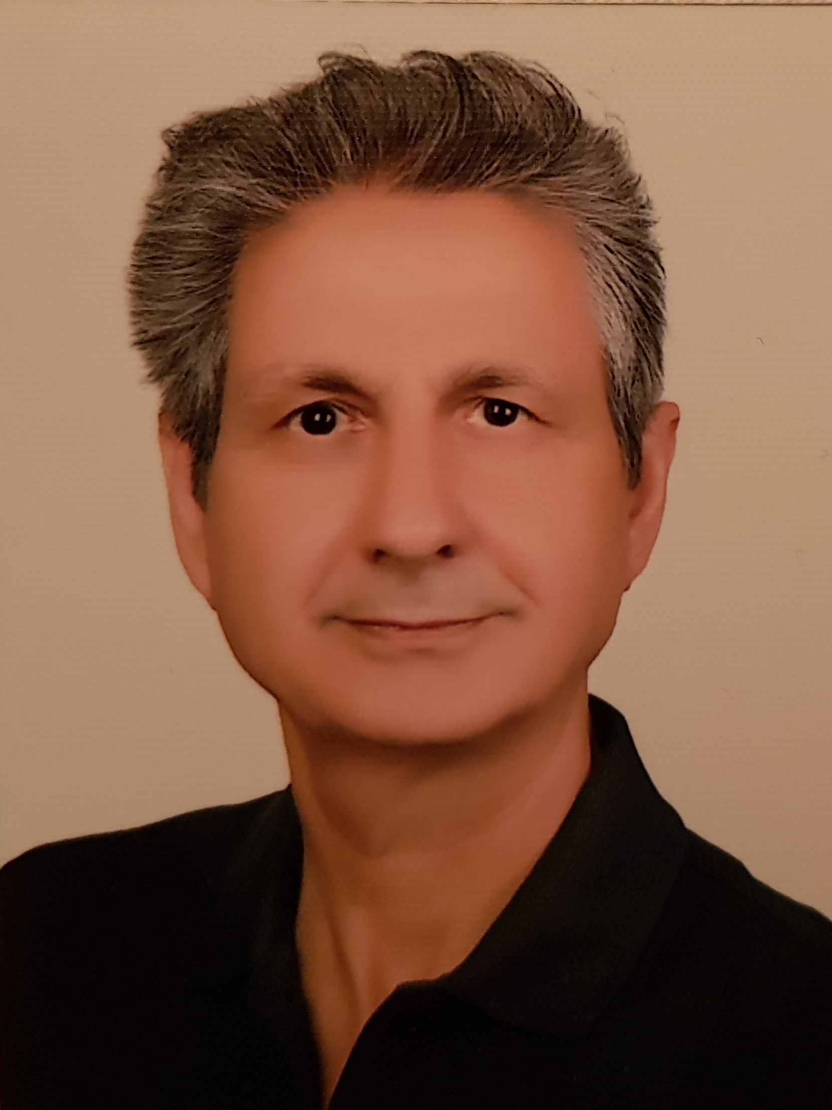 هوشنگ عظیمی نمین