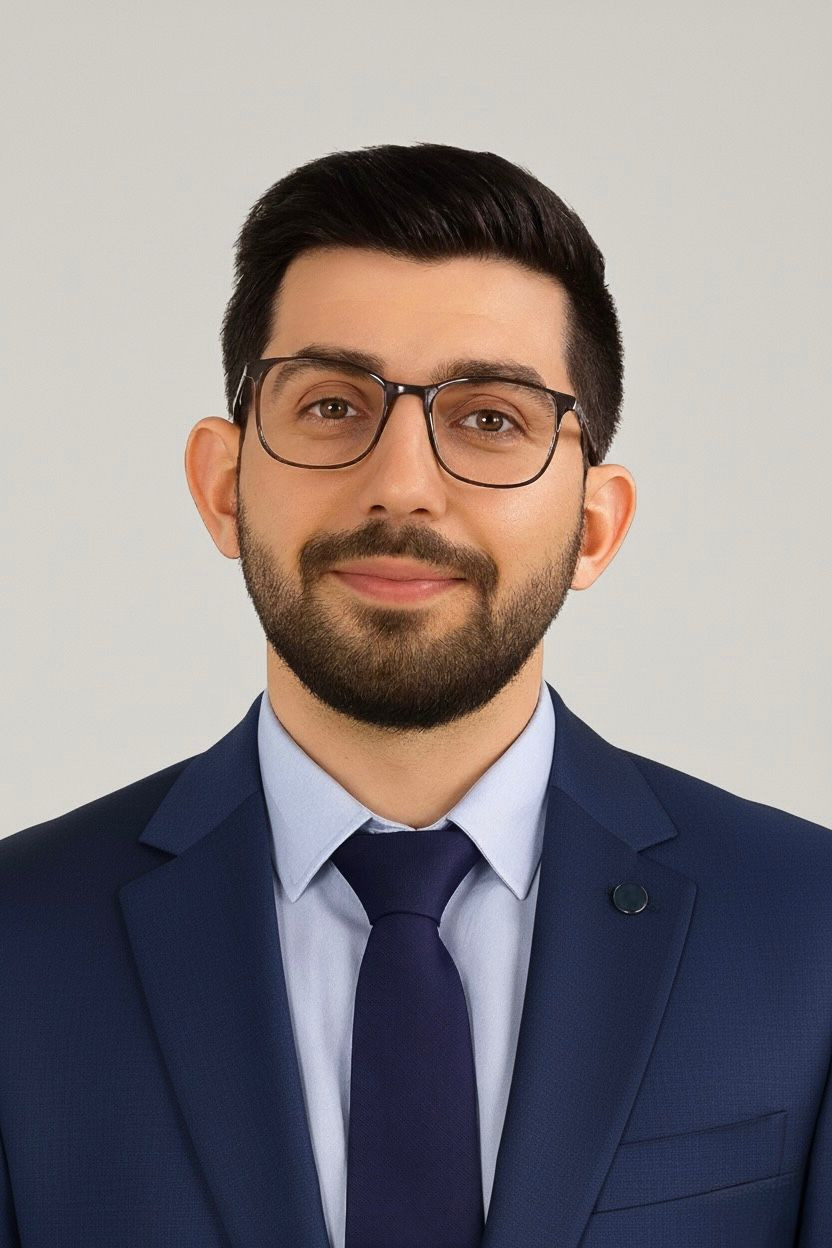 سینا پیروزنیا